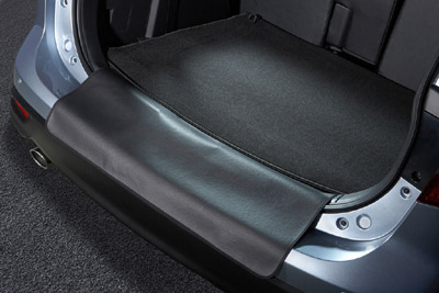 Boot mat with rear bumper protection
